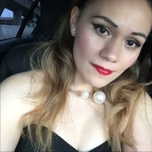 Meet your Posher, Alba